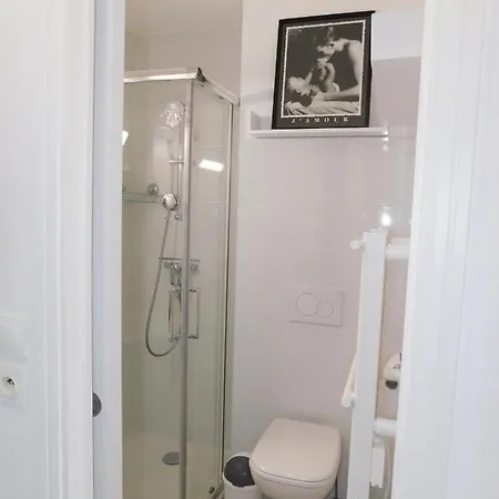 Апартаменты Beautiful Anthala Studio With Pool Parking And Air Conditioning
