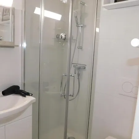 Beautiful Anthala Studio With Pool Parking And Air Conditioning Apartman